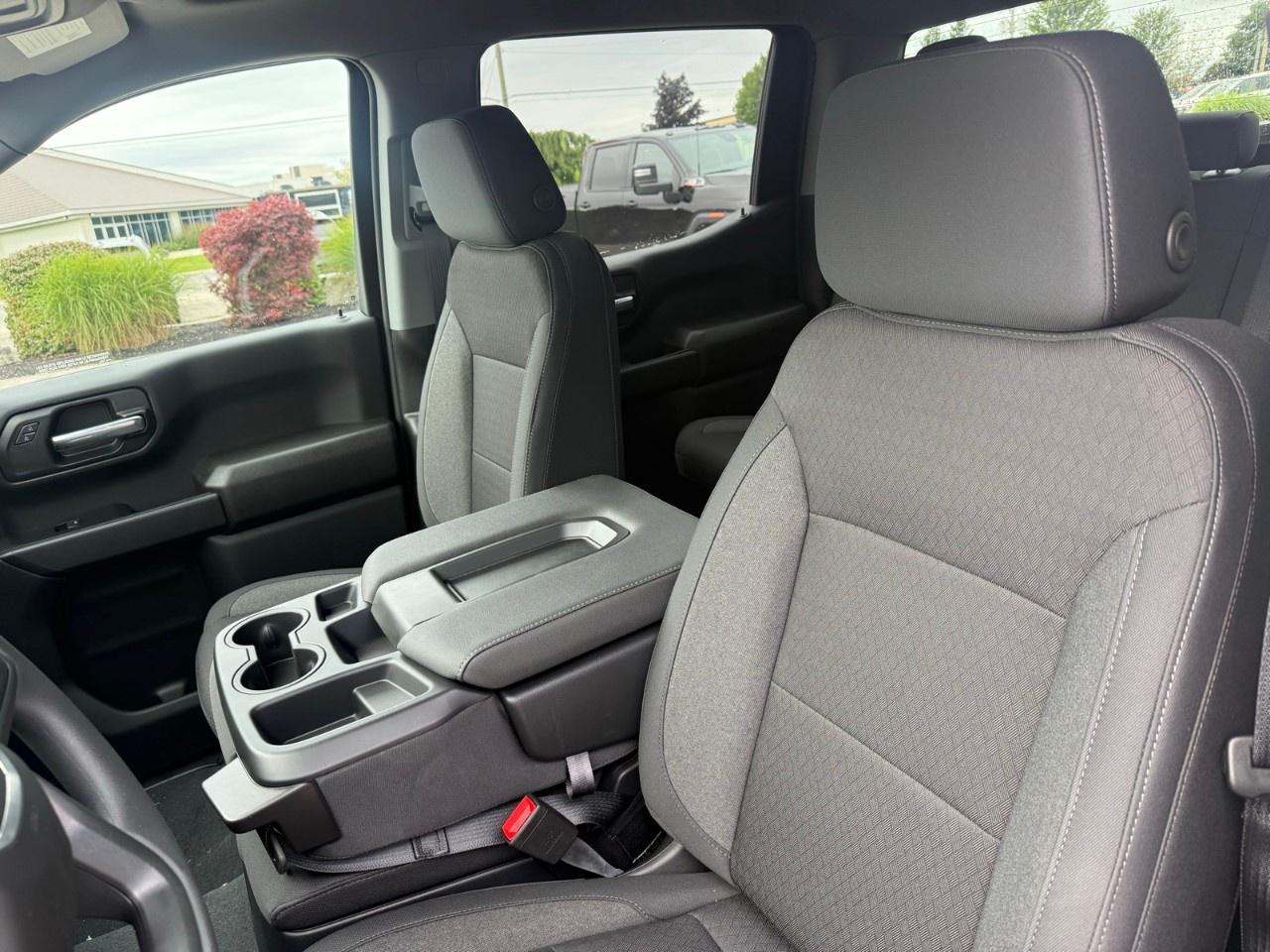 2026 GMC Sierra 1500 Crew Cab Short Box 4-Wheel Drive Pro Photo