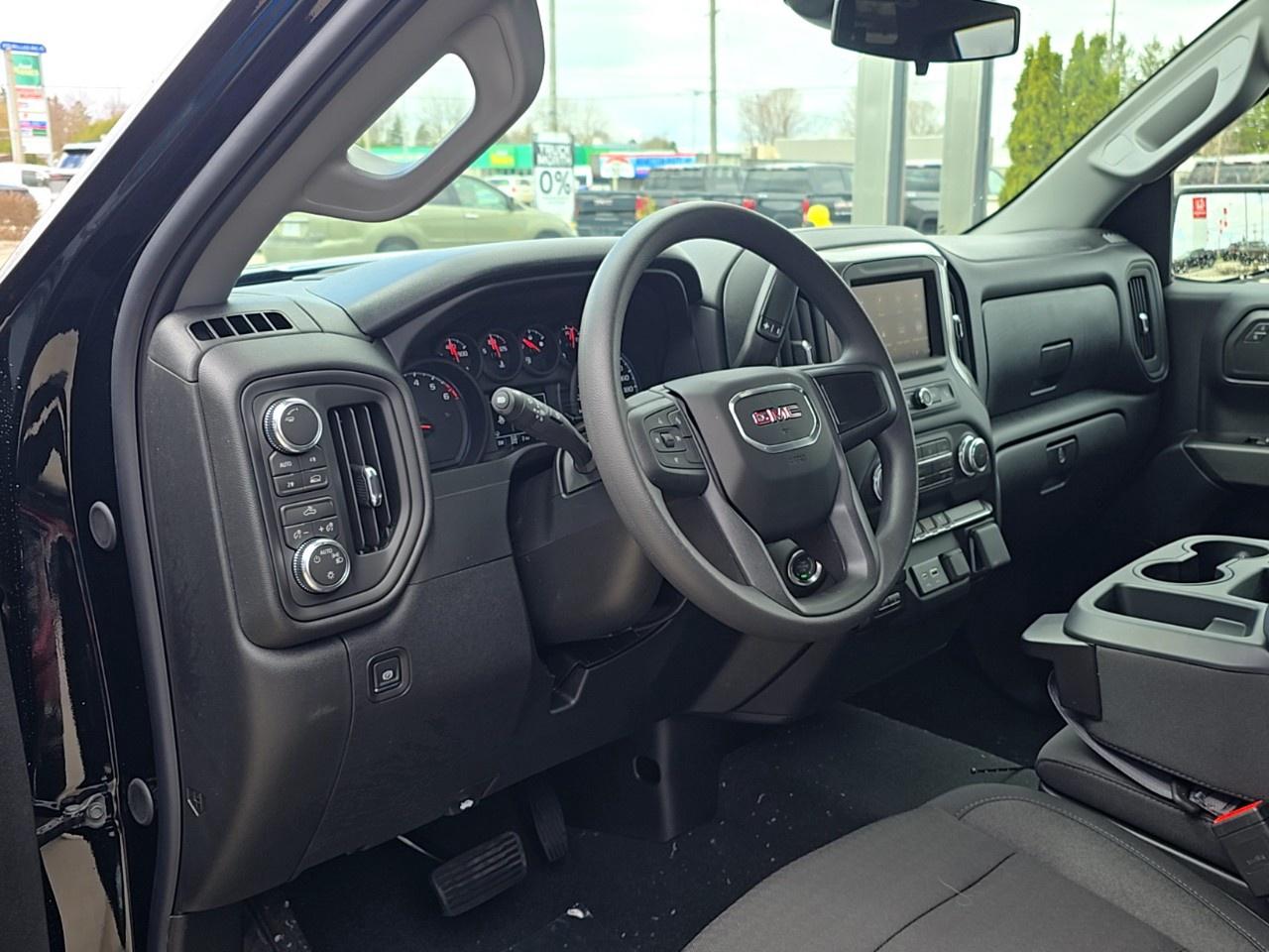 2026 GMC Sierra 1500 Crew Cab Short Box 4-Wheel Drive Pro Photo3