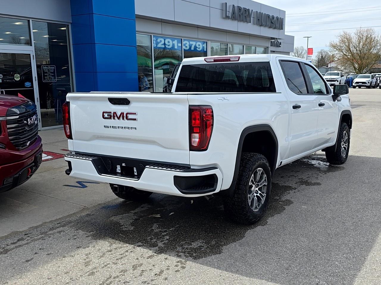 2026 GMC Sierra 1500 Crew Cab Short Box 4-Wheel Drive Pro Photo2