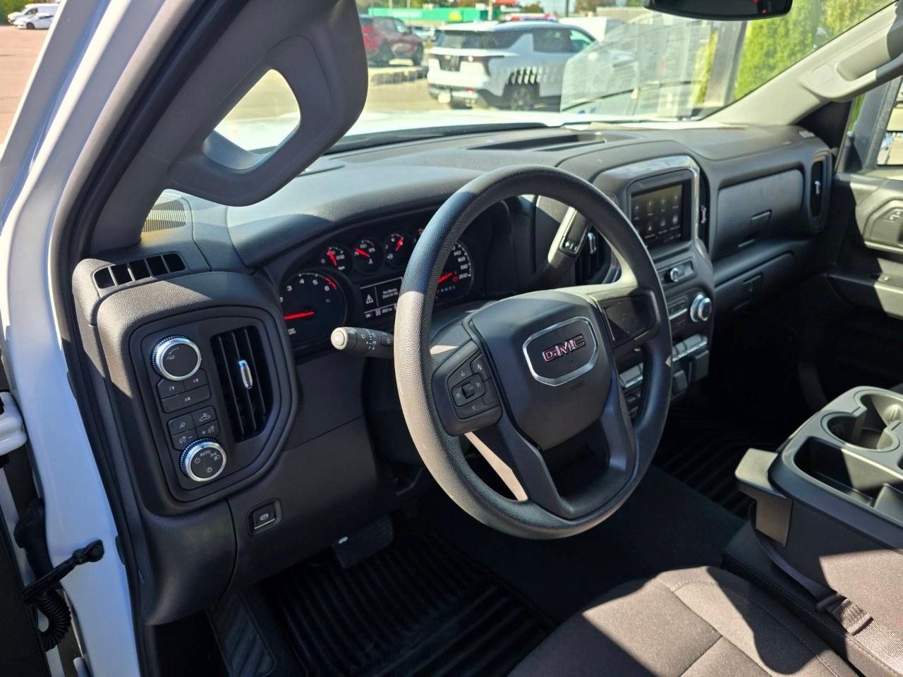2026 GMC Sierra 2500 HD Crew Cab Standard Box 4-Wheel Drive Pro Photo4