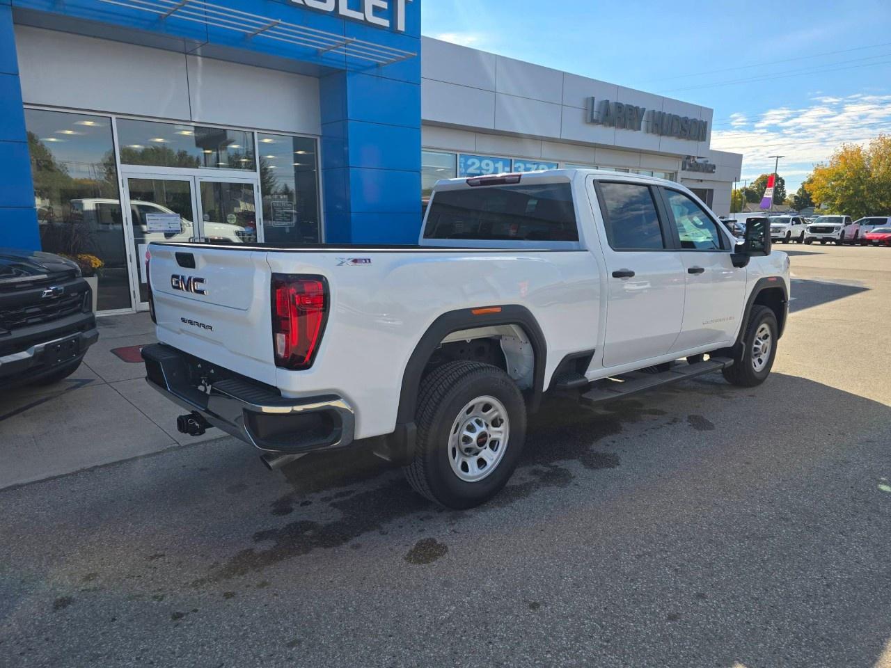 2026 GMC Sierra 2500 HD Crew Cab Standard Box 4-Wheel Drive Pro Photo