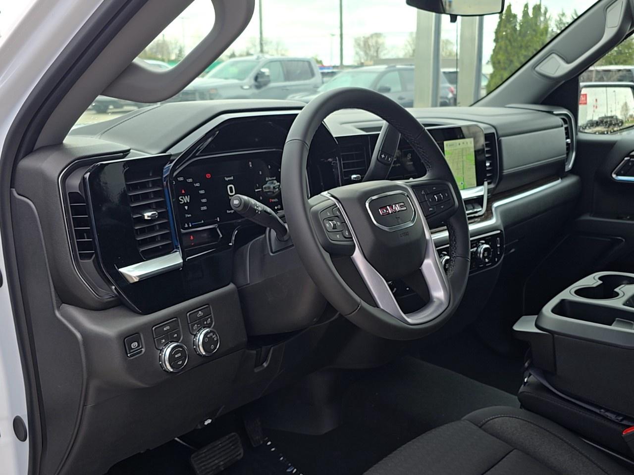 2026 GMC Sierra 1500 Crew Cab Short Box 4-Wheel Drive SLE Photo