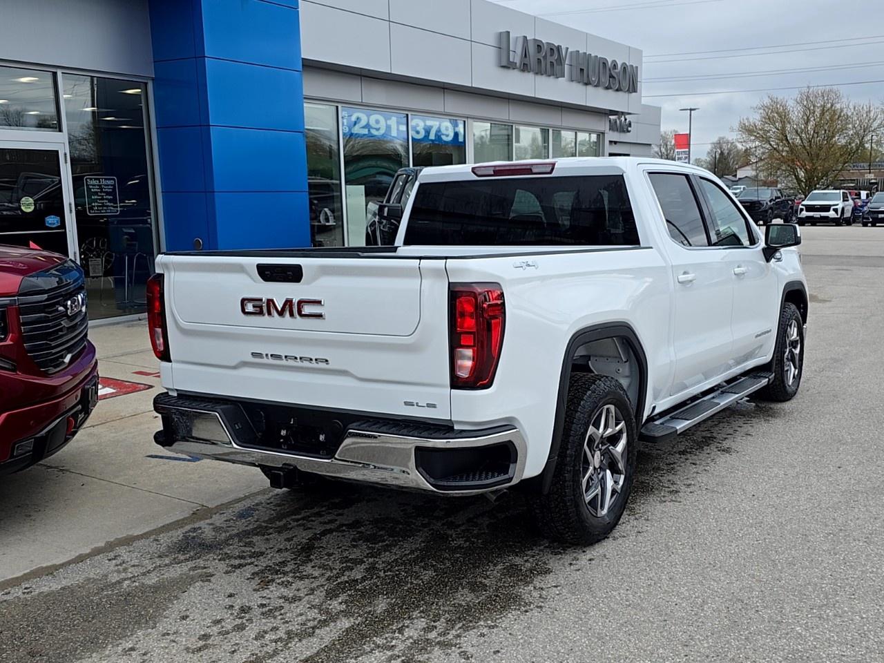 2026 GMC Sierra 1500 Crew Cab Short Box 4-Wheel Drive SLE Photo2