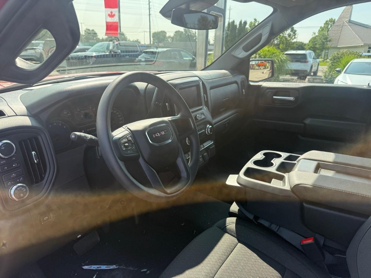 2026 GMC Sierra 1500 Crew Cab Short Box 4-Wheel Drive Pro Photo3