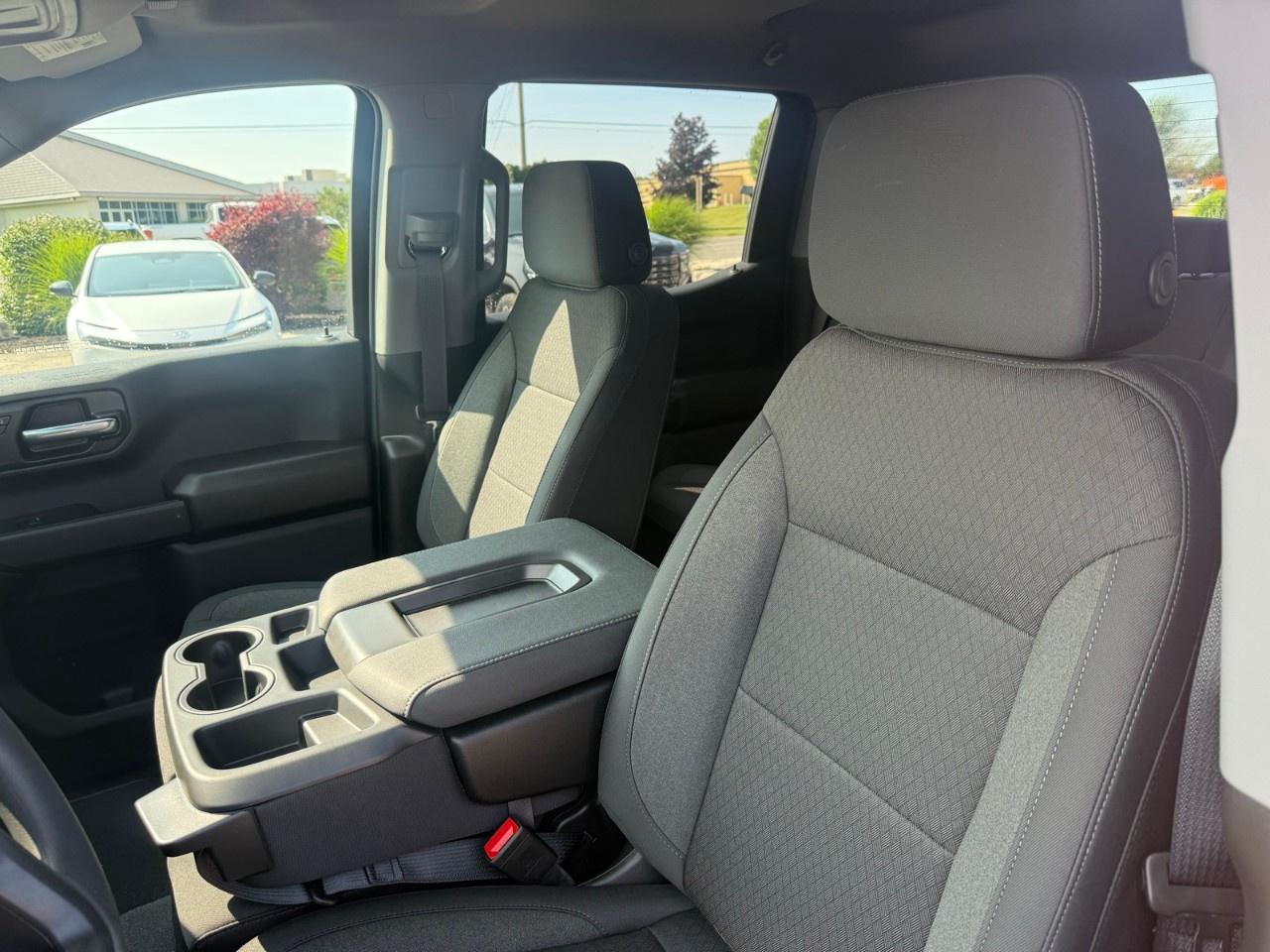 2026 GMC Sierra 1500 Crew Cab Short Box 4-Wheel Drive Pro Photo