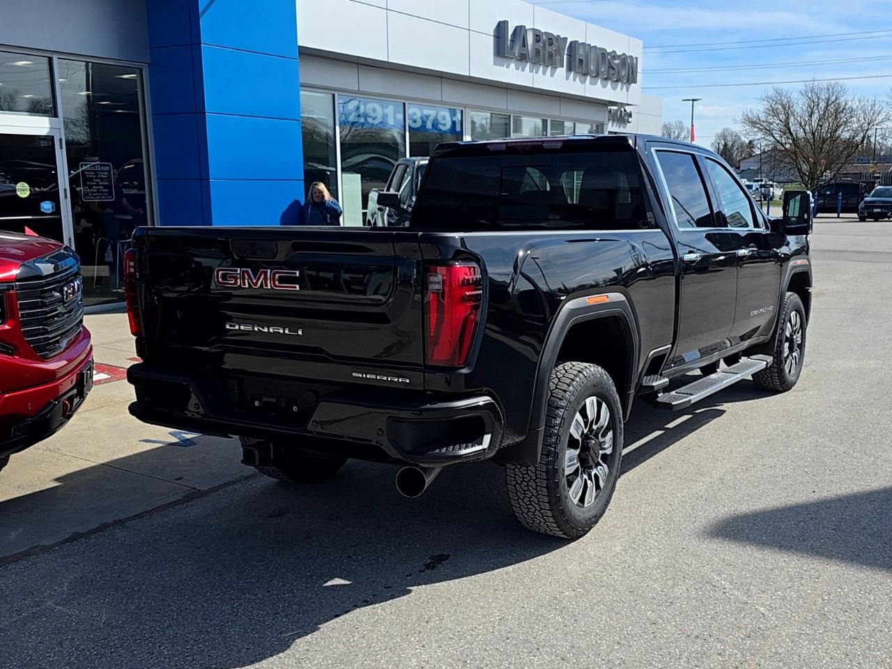 2026 GMC Sierra 2500 HD Crew Cab Standard Box 4-Wheel Drive Denali Photo