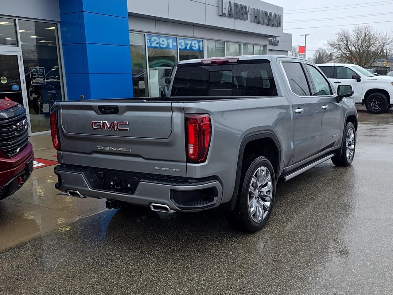 2026 GMC Sierra 1500 Crew Cab Short Box 4-Wheel Drive Denali Photo2