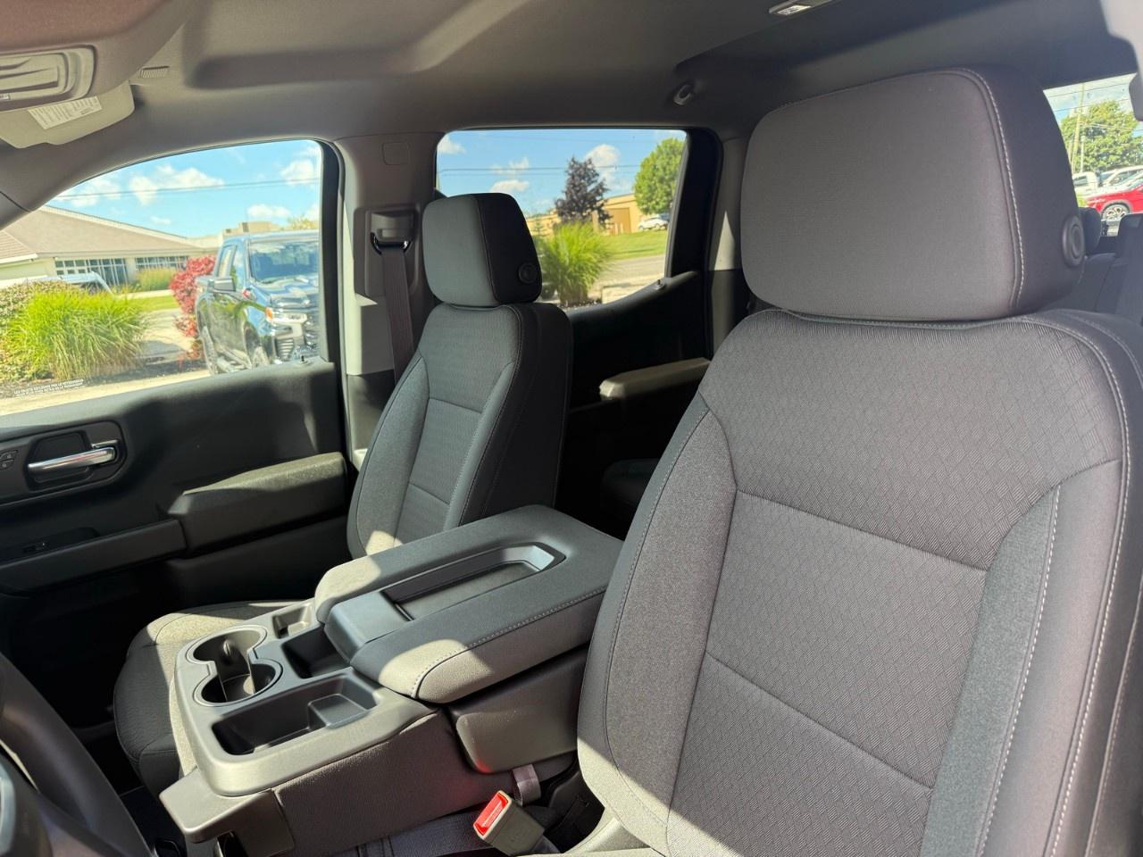 2026 GMC Sierra 1500 Crew Cab Short Box 4-Wheel Drive Pro Photo