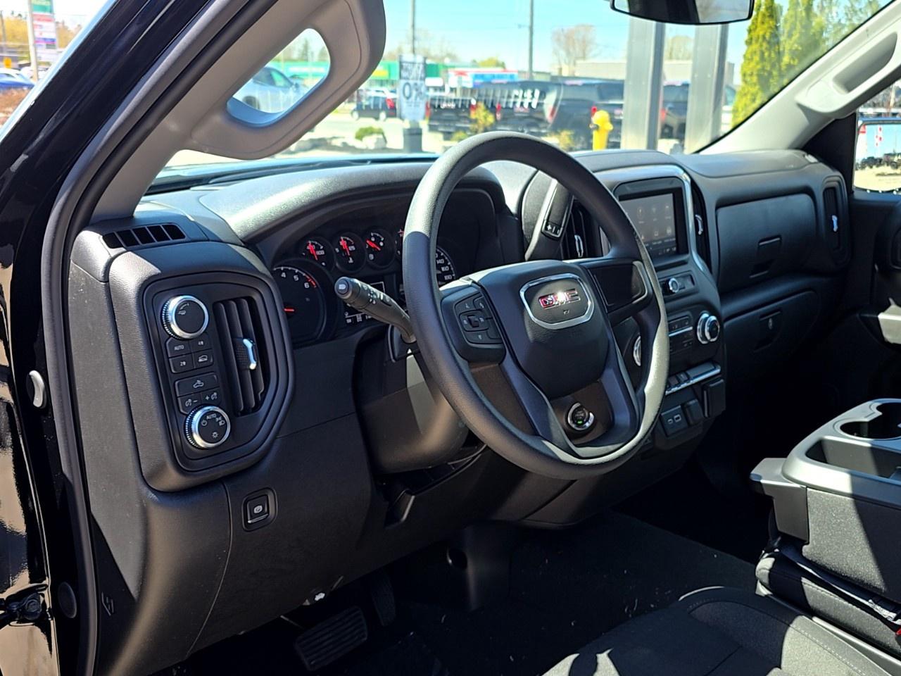 2026 GMC Sierra 1500 Crew Cab Short Box 4-Wheel Drive Pro Photo