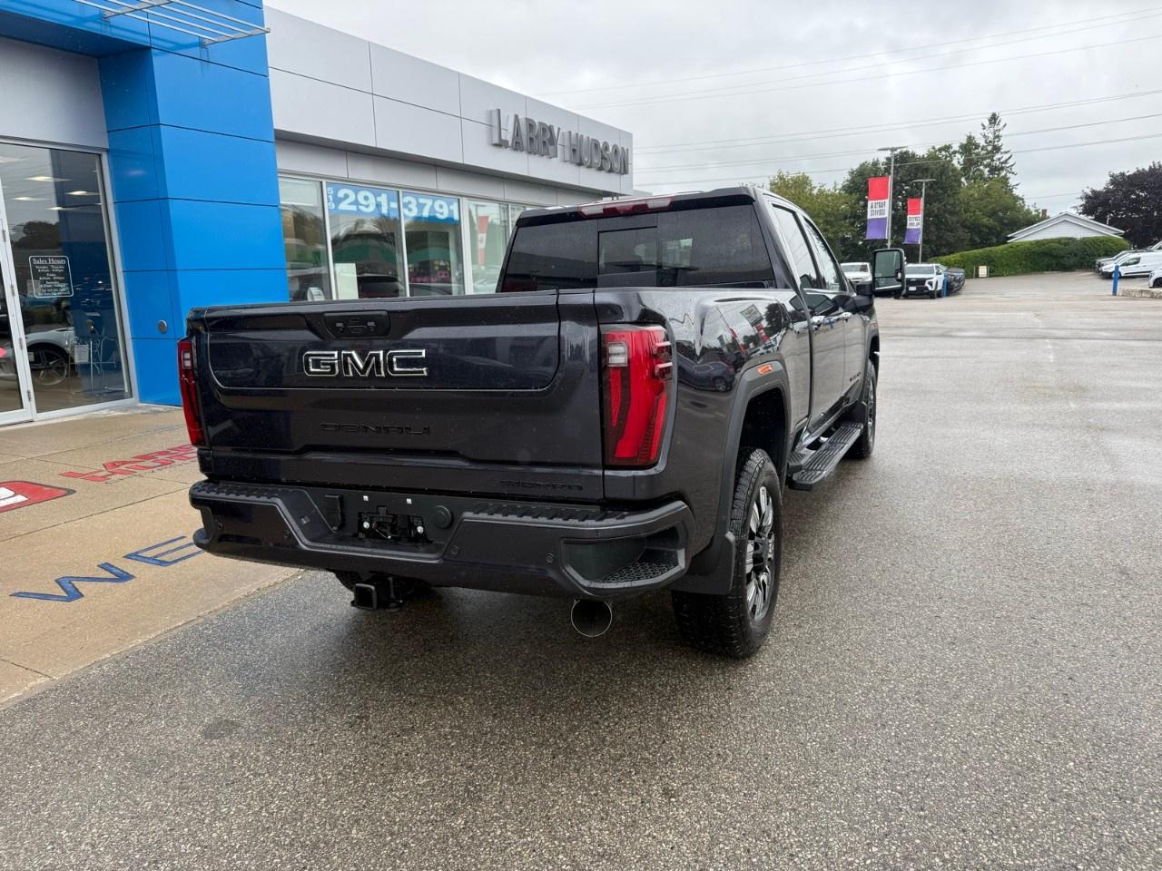 2026 GMC Sierra 2500 HD Crew Cab Standard Box 4-Wheel Drive Denali Photo