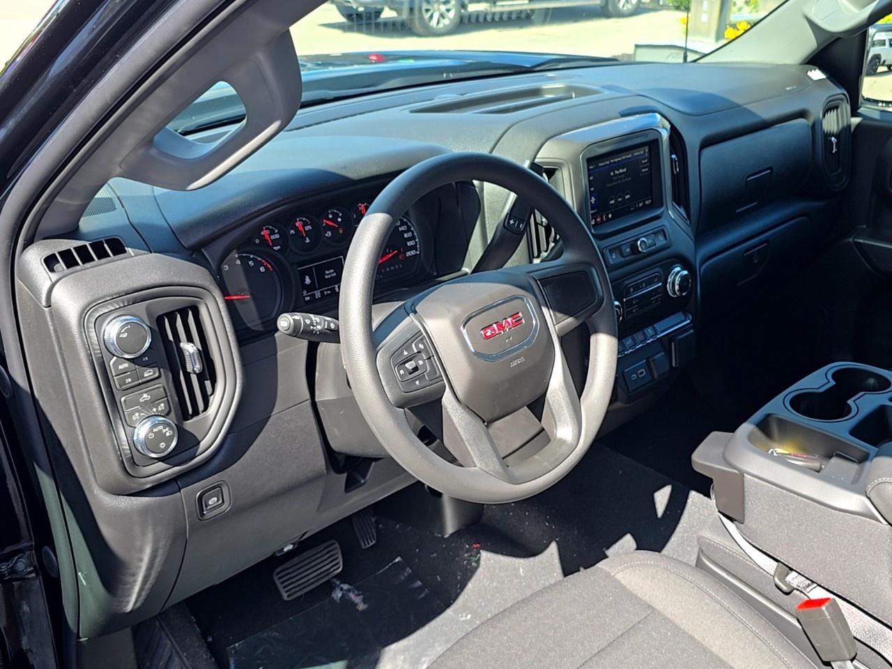 2026 GMC Sierra 1500 Crew Cab Short Box 4-Wheel Drive Pro Photo