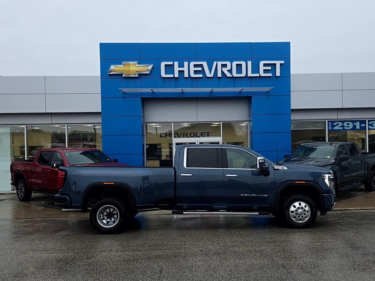 2026 GMC Sierra 3500 HD 4WD Crew Cab Long Box Denali Photo