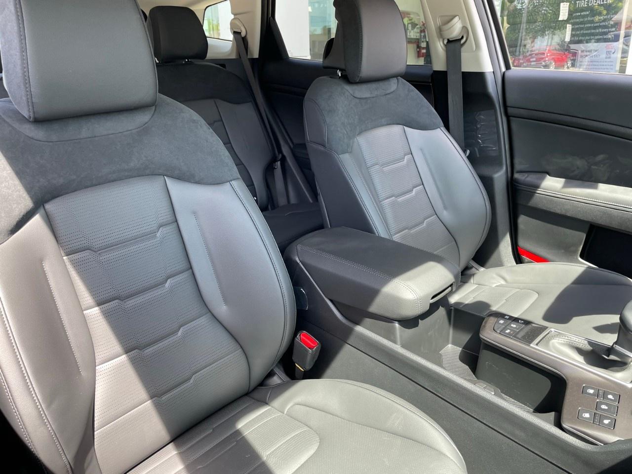 2026 Kia Sportage EX Premium AWD w/Black Interior Photo