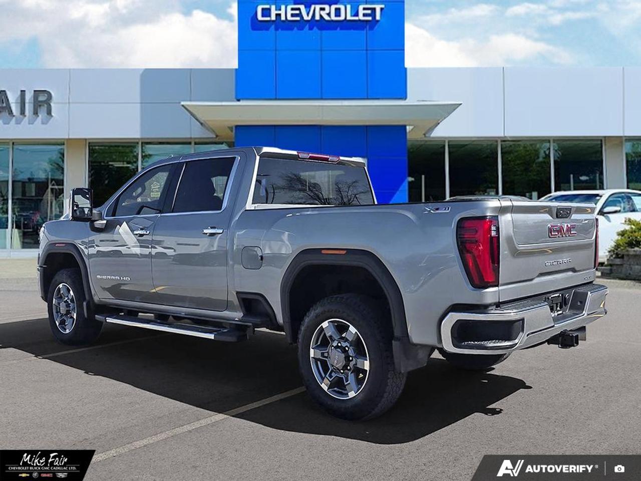 2025 GMC Sierra 3500 HD SLT Photo3