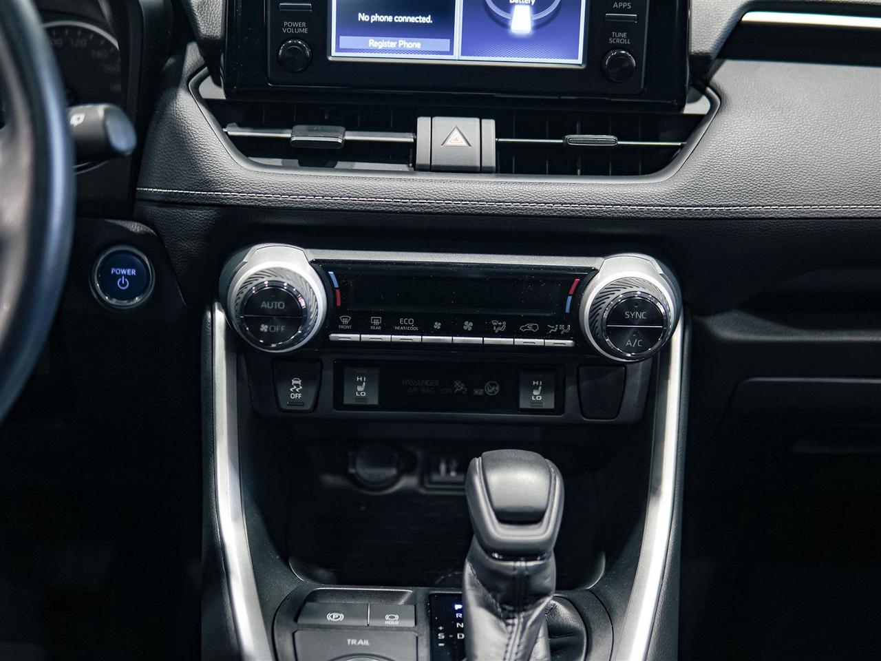 2019 Toyota RAV4 Hybrid XLE | AWD | NO ACCIDENTS | TOYOTA SERVICED Photo