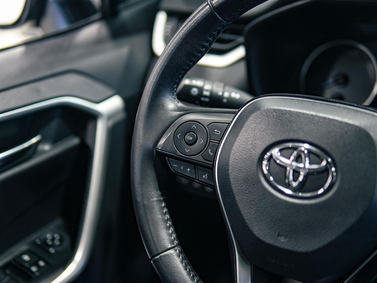 2019 Toyota RAV4 Hybrid XLE | AWD | NO ACCIDENTS | TOYOTA SERVICED Photo