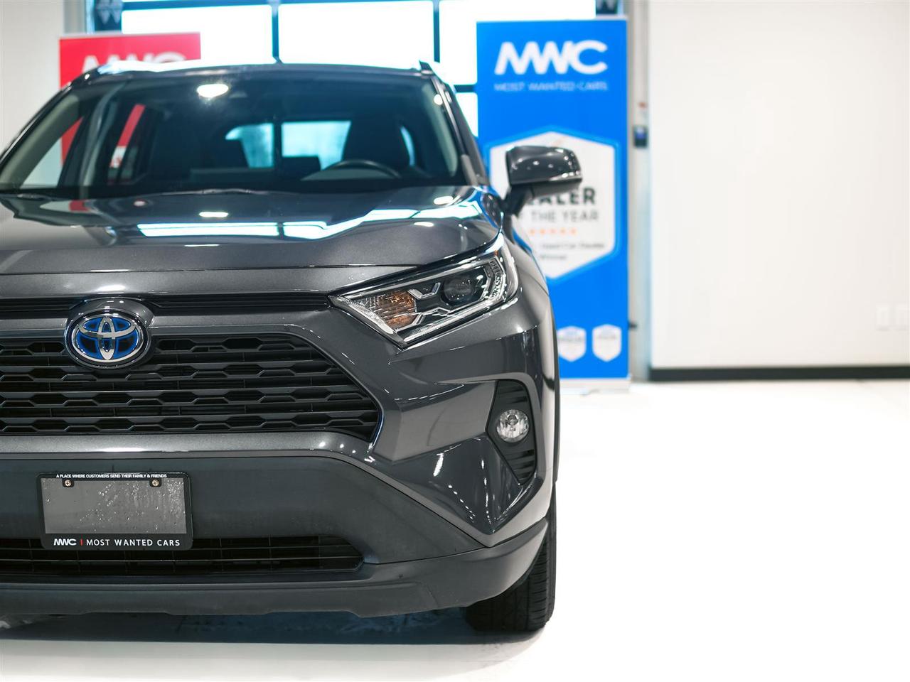 2019 Toyota RAV4 Hybrid XLE | AWD | NO ACCIDENTS | TOYOTA SERVICED Photo