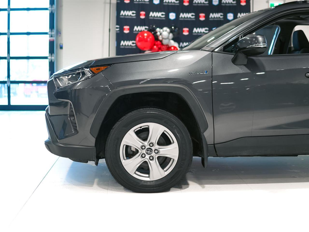 2019 Toyota RAV4 Hybrid XLE | AWD | NO ACCIDENTS | TOYOTA SERVICED Photo