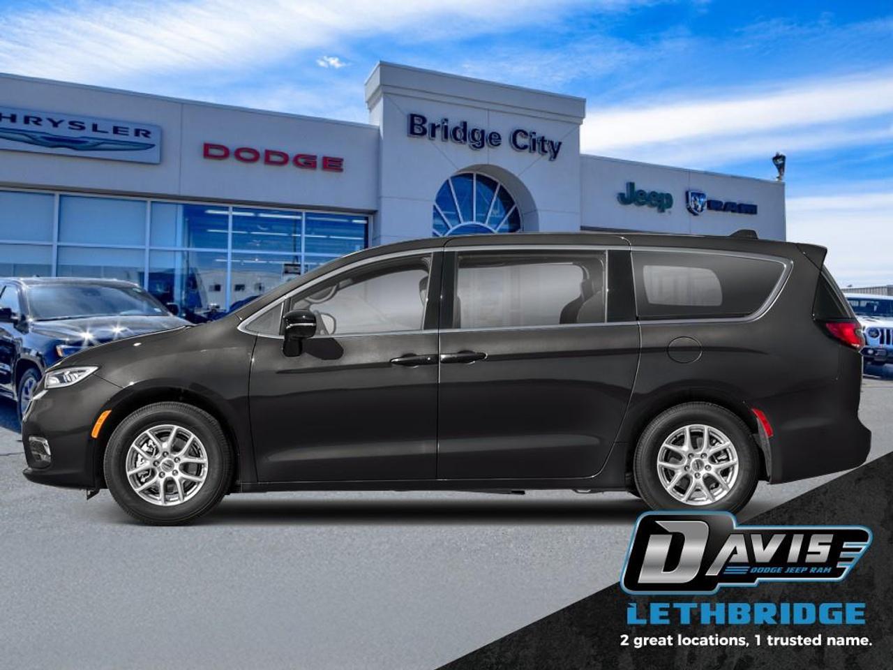 Used 2025 Chrysler Pacifica Select - Apple CarPlay for sale in Lethbridge, AB