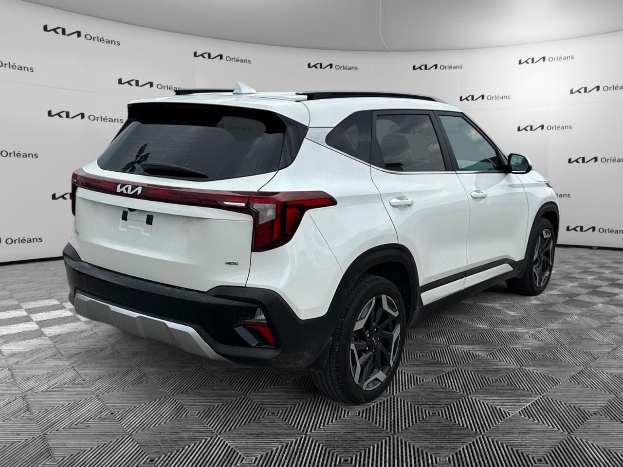 2024 Kia Seltos SX AWD w/Brown Interior Photo