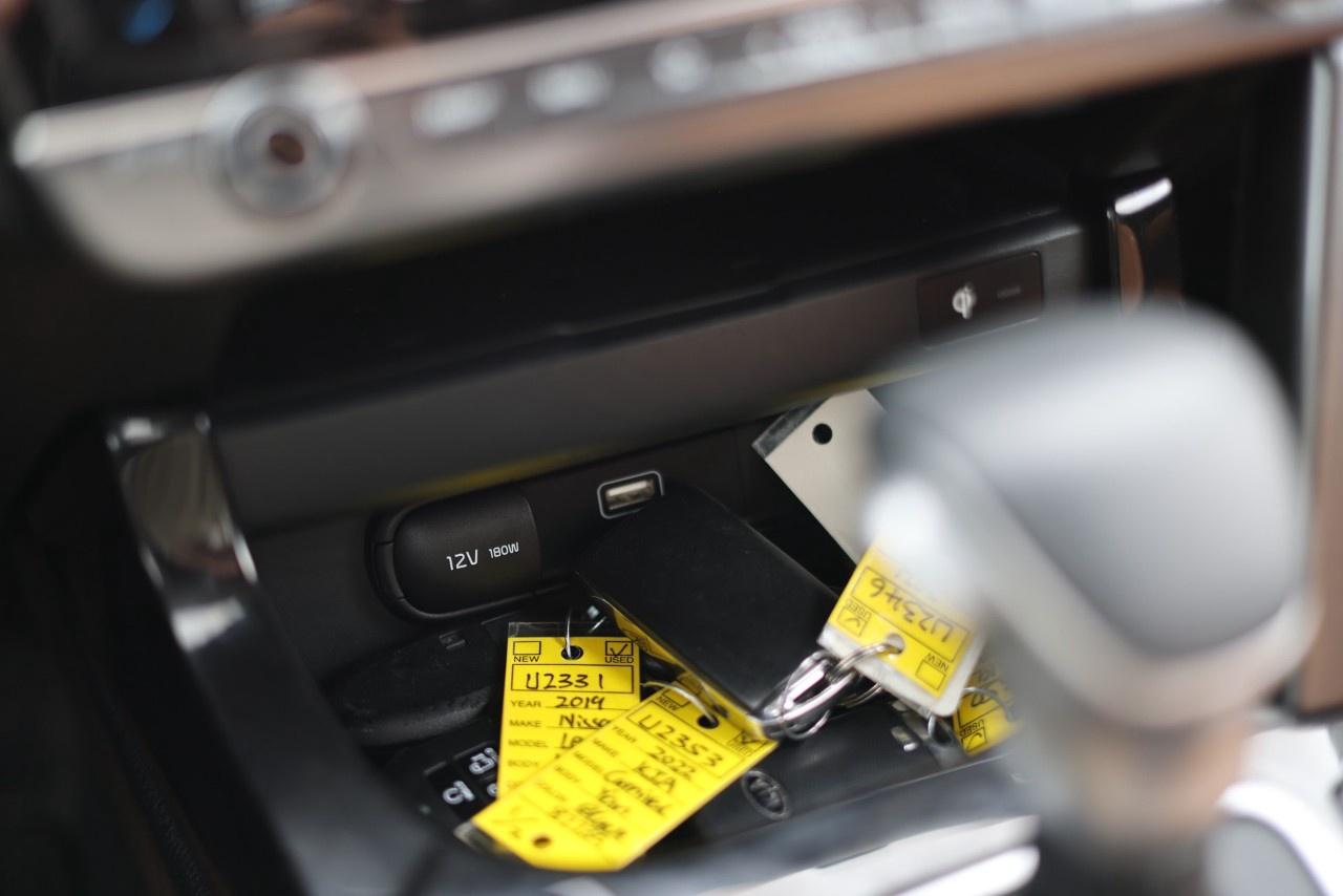 2024 Kia Seltos SX AWD w/Brown Interior Photo