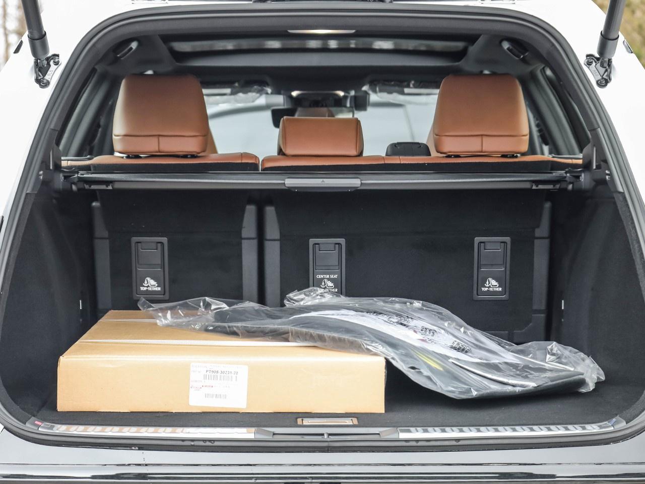 2026 Toyota Crown Signia Limited Photo