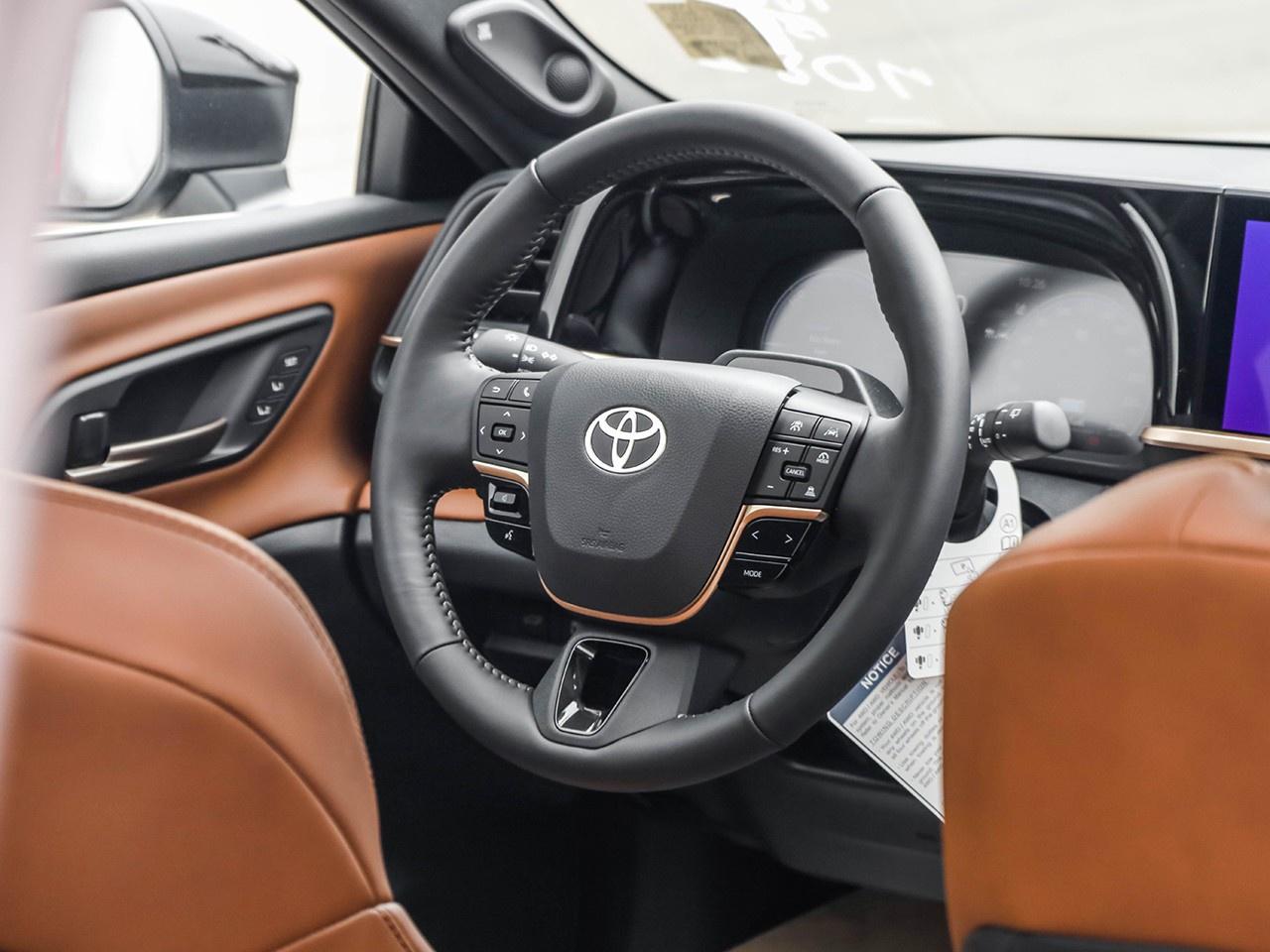 2026 Toyota Crown Signia Limited Photo