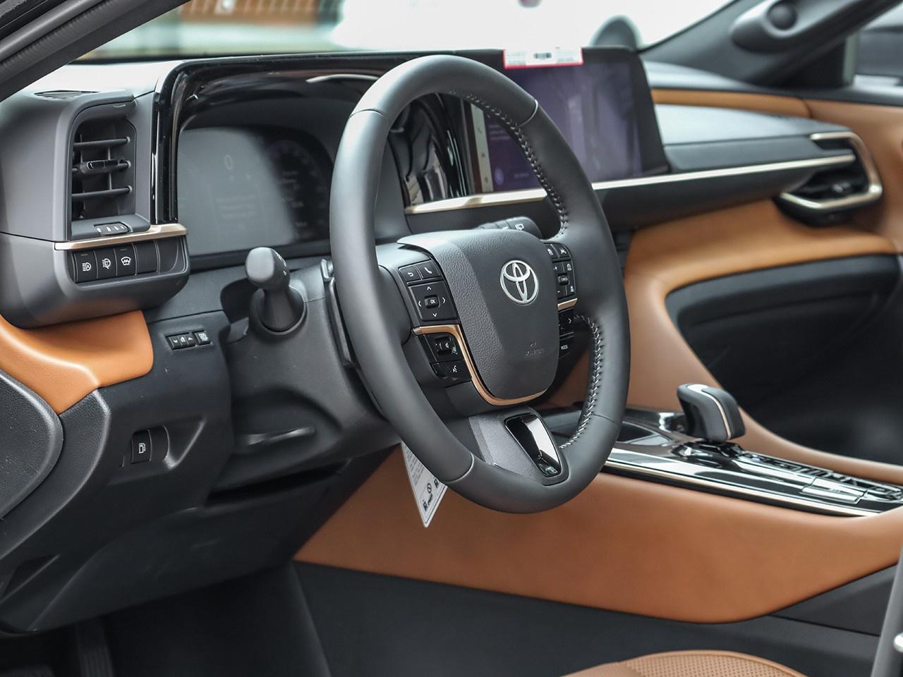 2026 Toyota Crown Signia Limited Photo