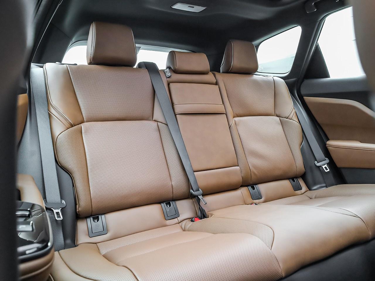 2026 Toyota Crown Signia Limited Photo
