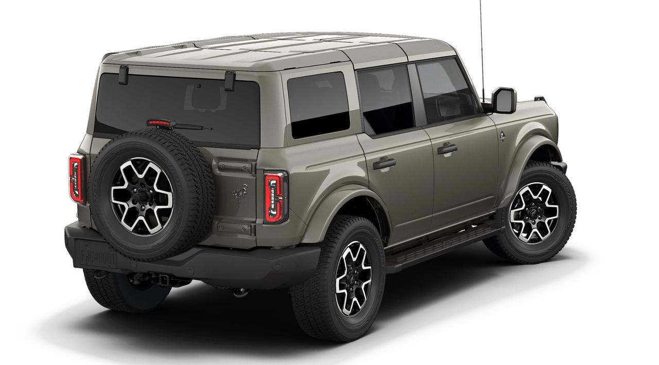 2026 Ford Bronco Outer Banks® Photo2