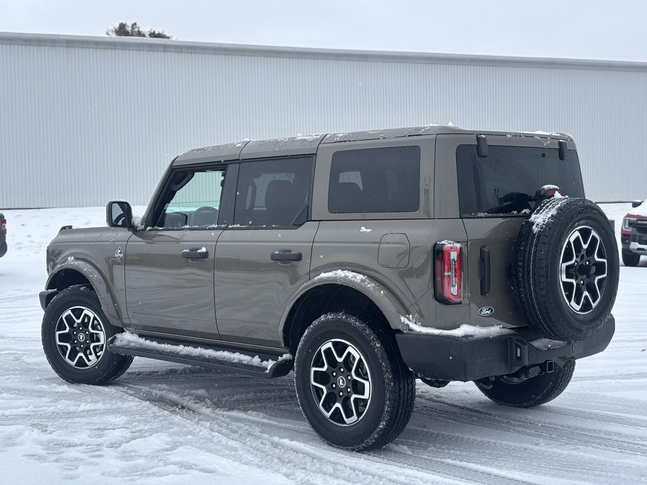 2026 Ford Bronco Outer Banks® Photo2