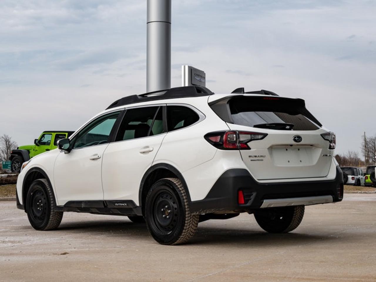 2020 Subaru Outback LIMITED Photo