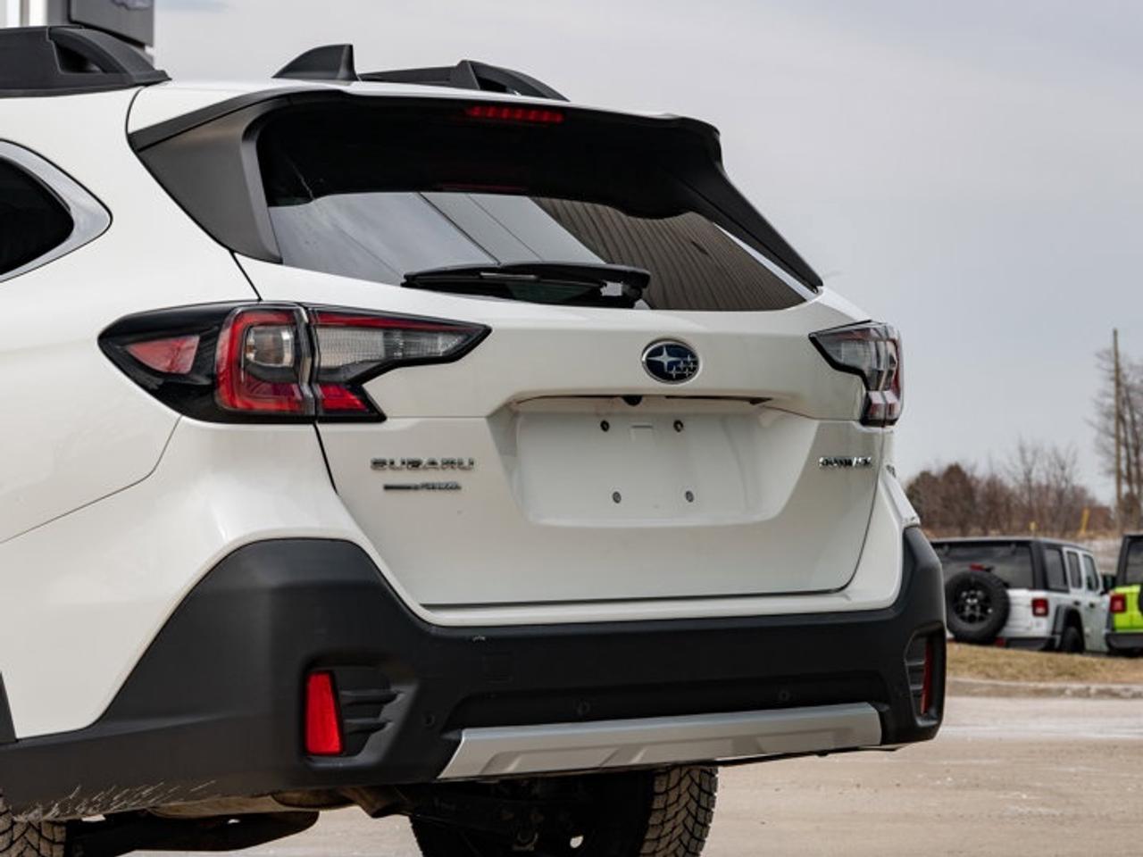 2020 Subaru Outback LIMITED Photo