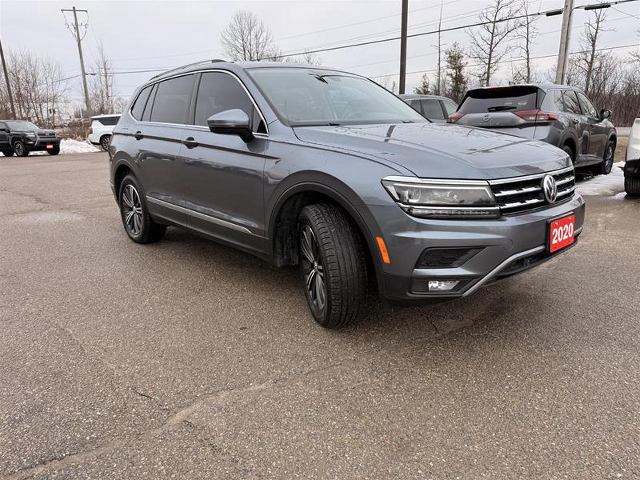 2020 Volkswagen Tiguan Highline 2.0T 8sp at w/Tip 4M Photo2