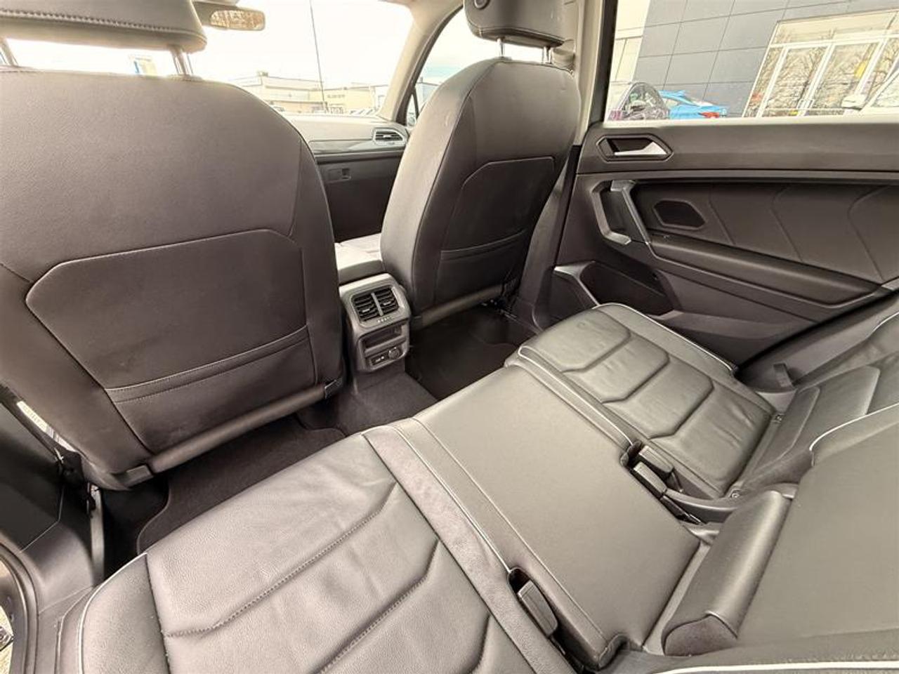 2020 Volkswagen Tiguan Highline 2.0T 8sp at w/Tip 4M Photo