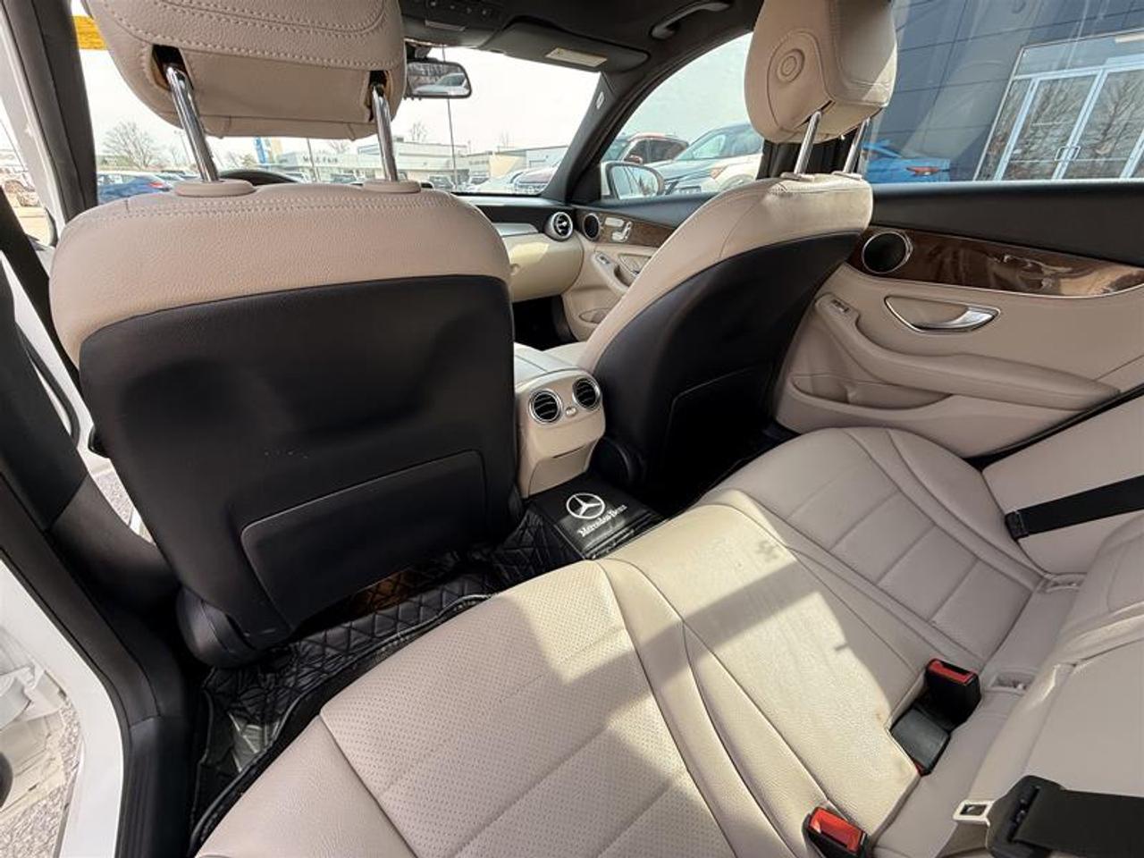 2016 Mercedes-Benz C 300 4MATIC Sedan Photo