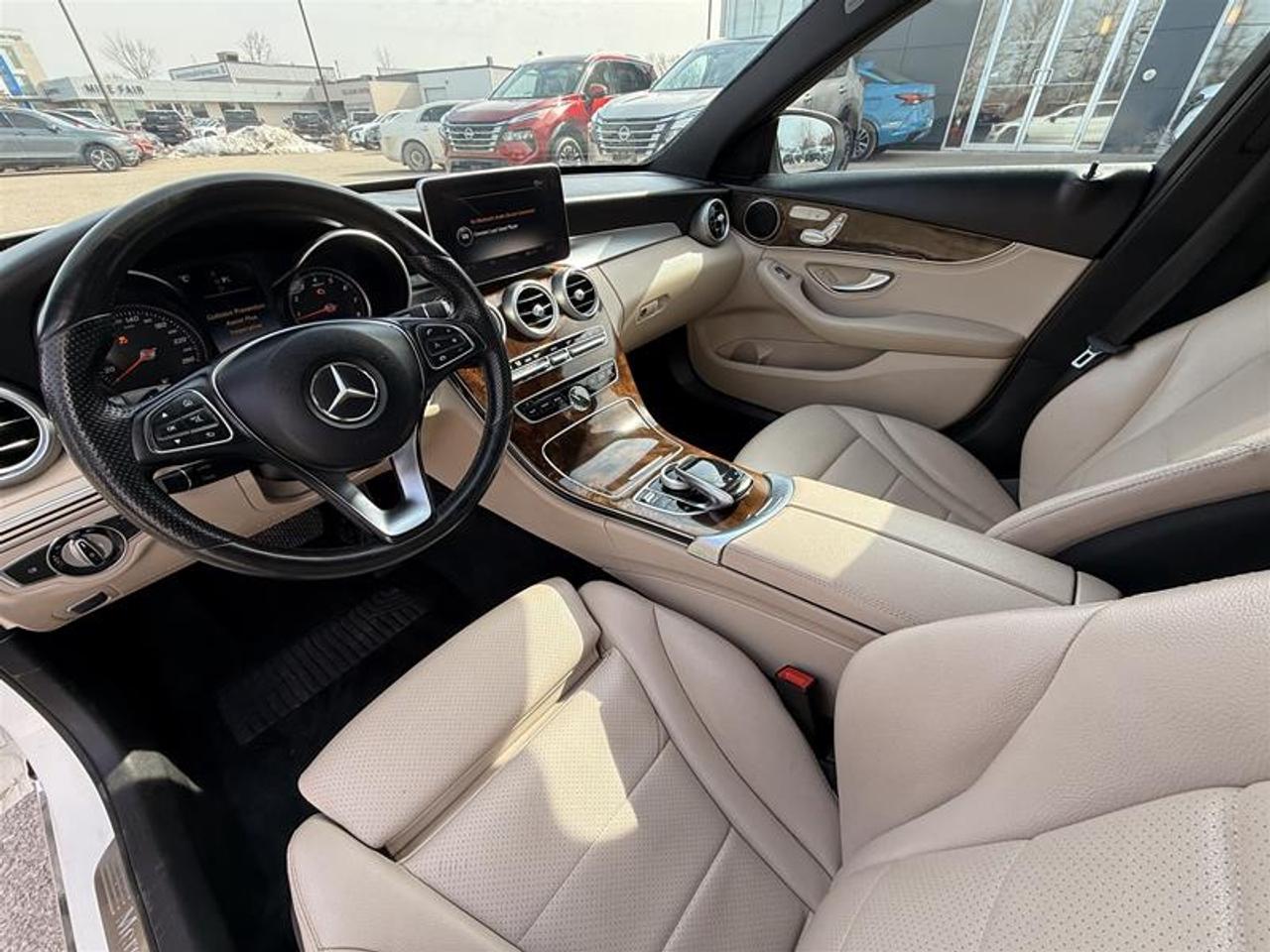 2016 Mercedes-Benz C 300 4MATIC Sedan Photo