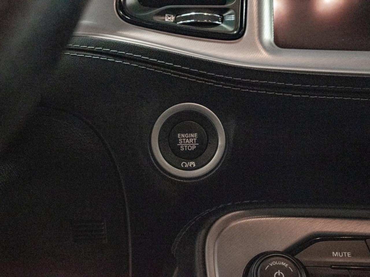 2023 Dodge Challenger R/T Photo