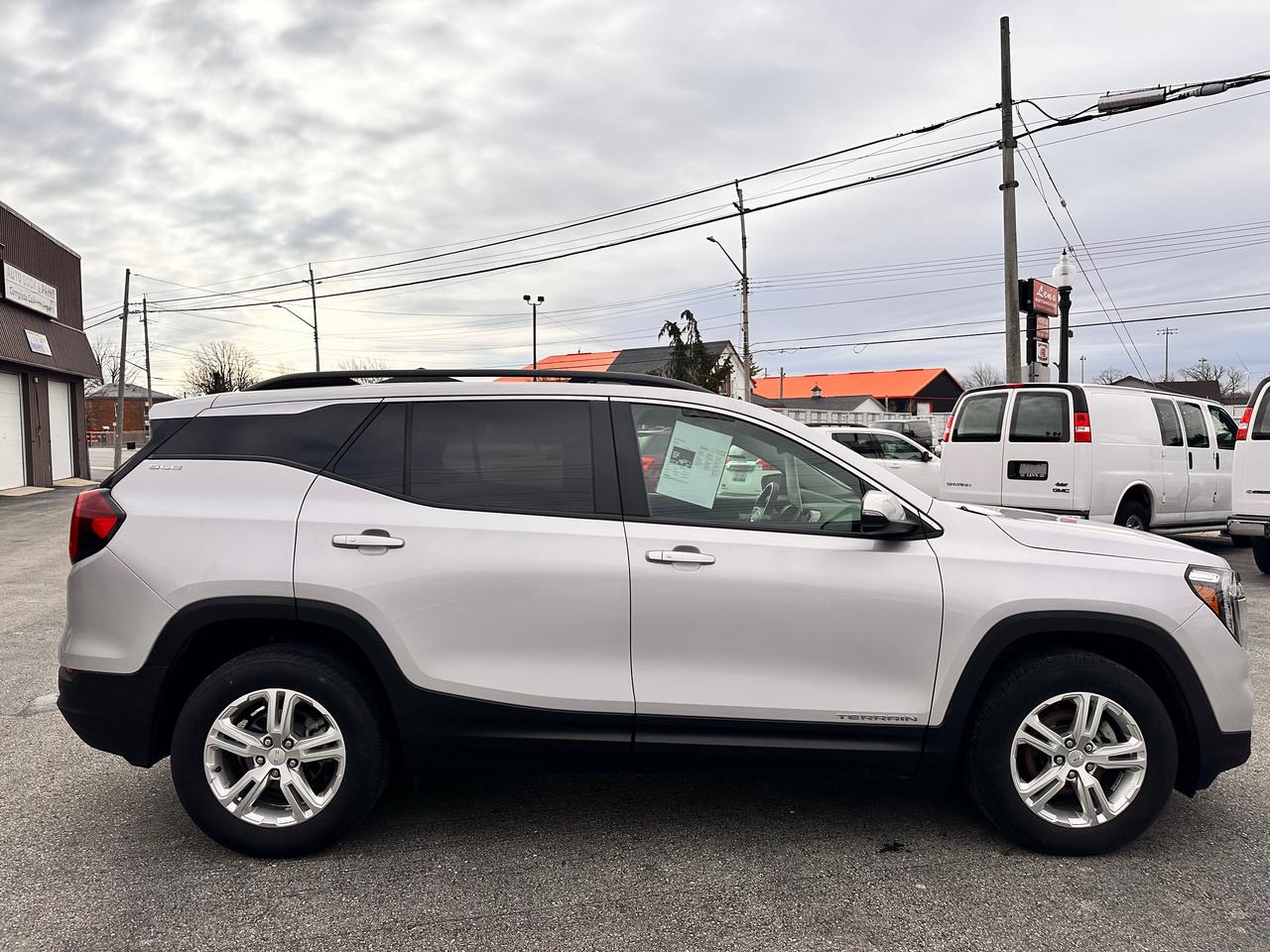 2022 GMC Terrain SLE, FULLY FINANCEABLE Photo