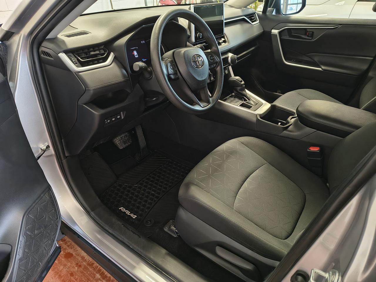 2023 Toyota RAV4 LE Photo