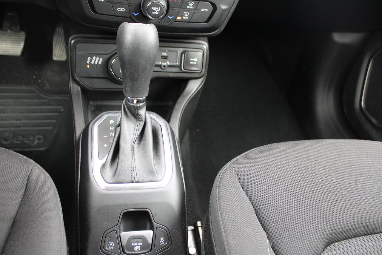 2023 Jeep Renegade North Photo