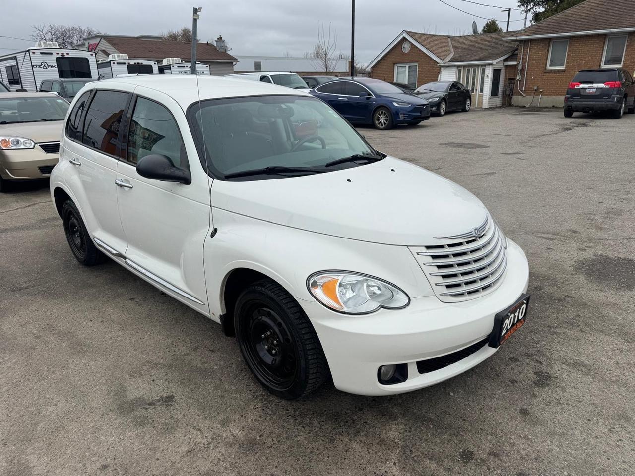 2010 Chrysler PT Cruiser CLASSIC, LOW KMS, ONLY 92KMS, AUTO, AS IS SPECIAL Photo