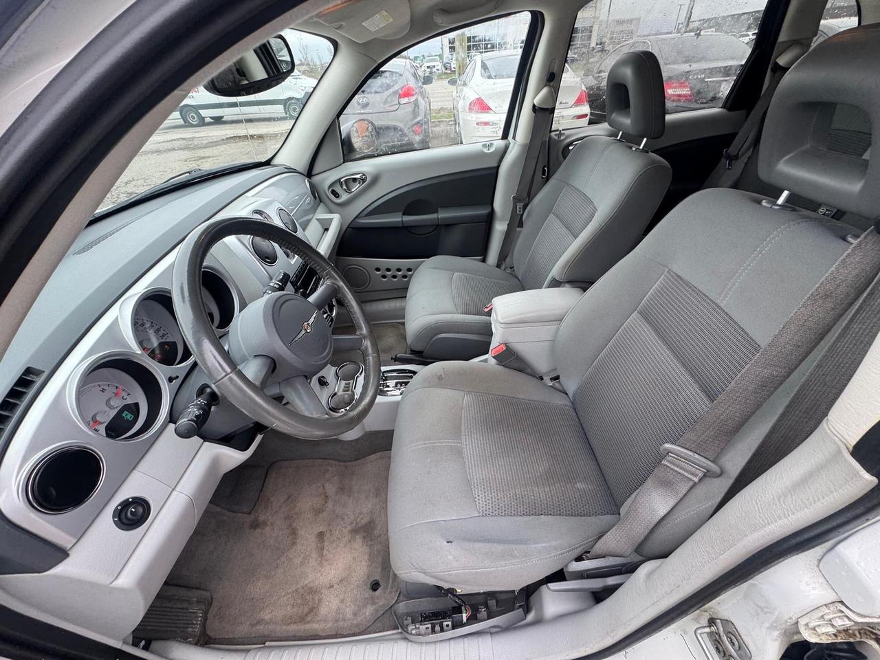 2010 Chrysler PT Cruiser CLASSIC, LOW KMS, ONLY 92KMS, AUTO, AS IS SPECIAL Photo