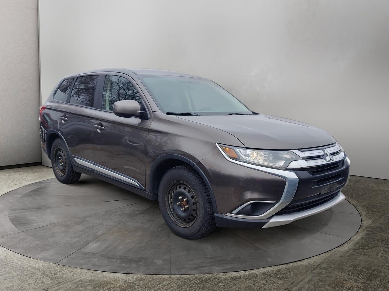 2017 Mitsubishi Outlander ES Photo