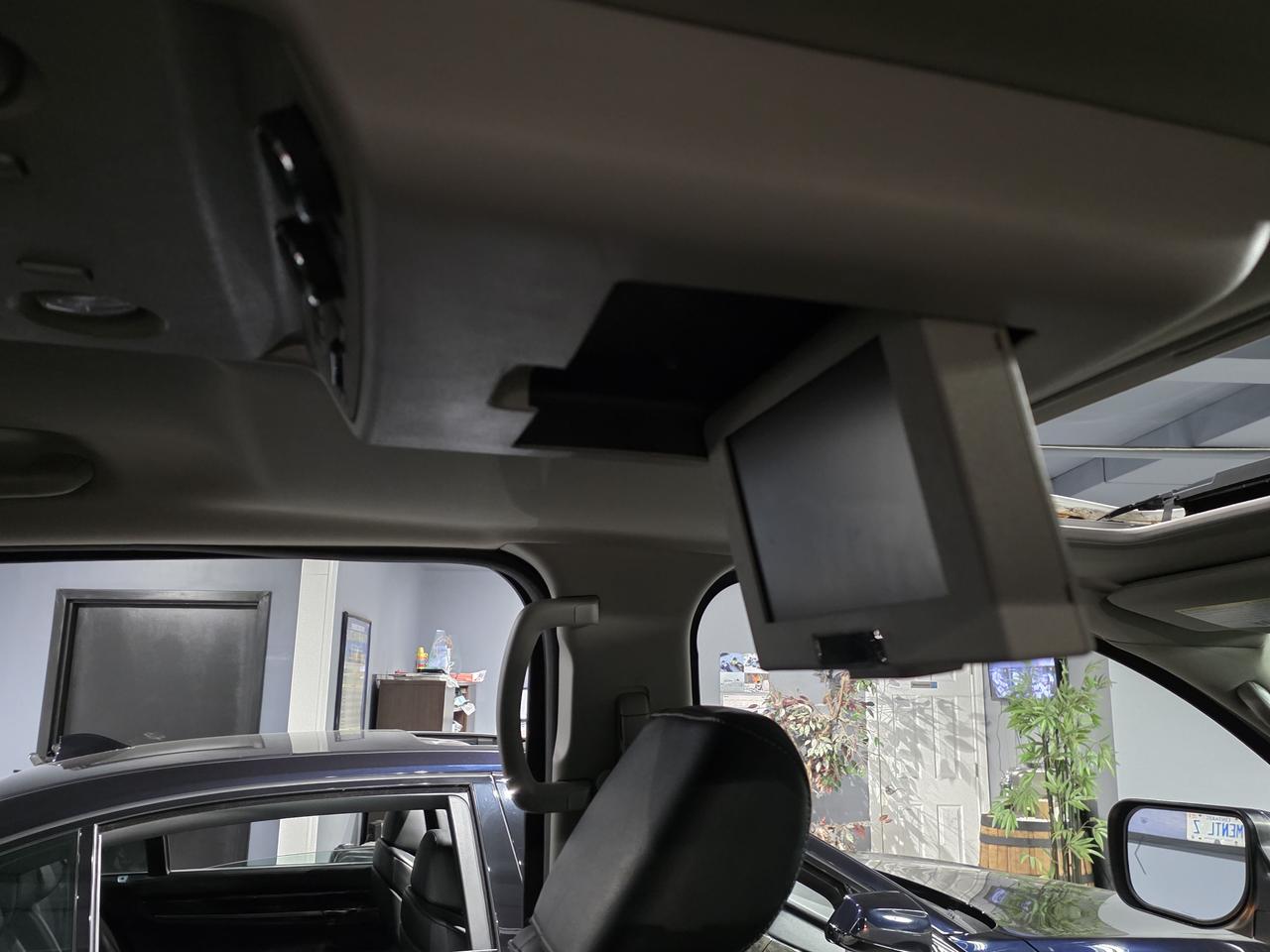 2011 Nissan Armada Platinum Photo