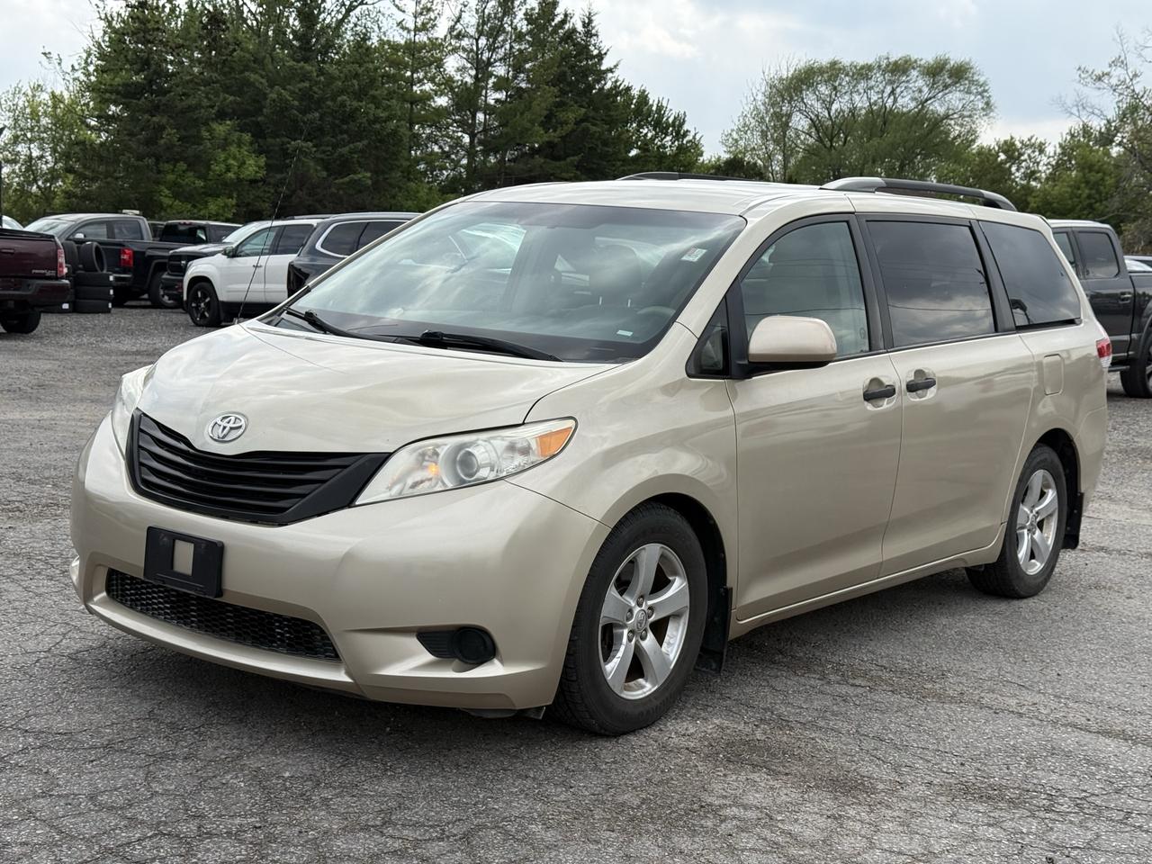2013 Toyota Sienna  Photo