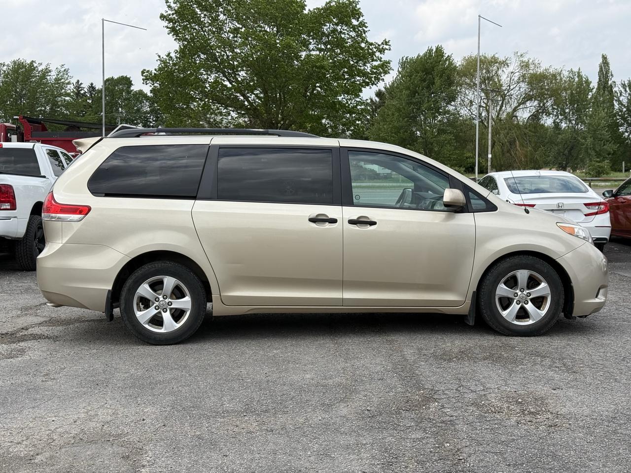 2013 Toyota Sienna  Photo