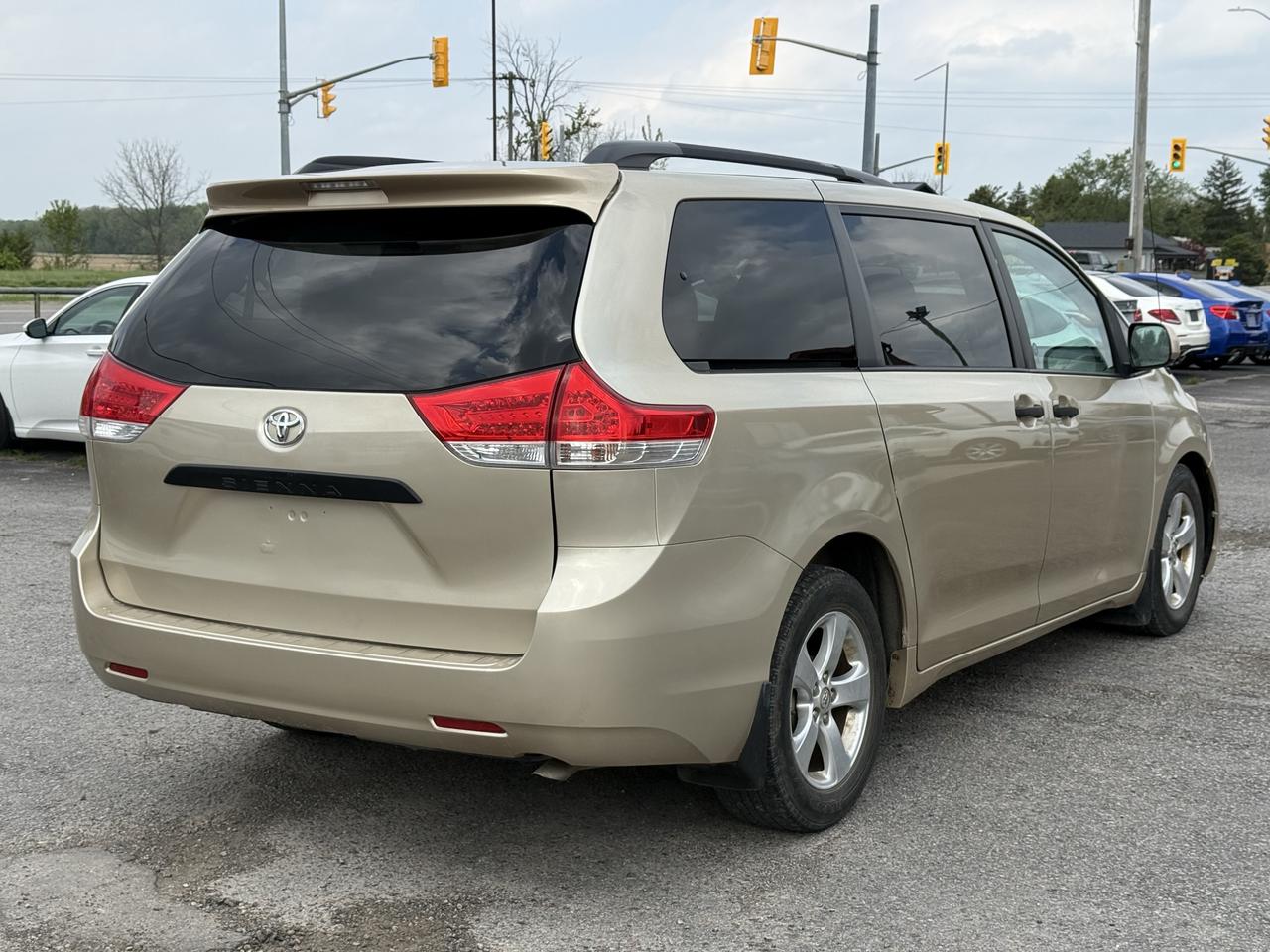 2013 Toyota Sienna  Photo