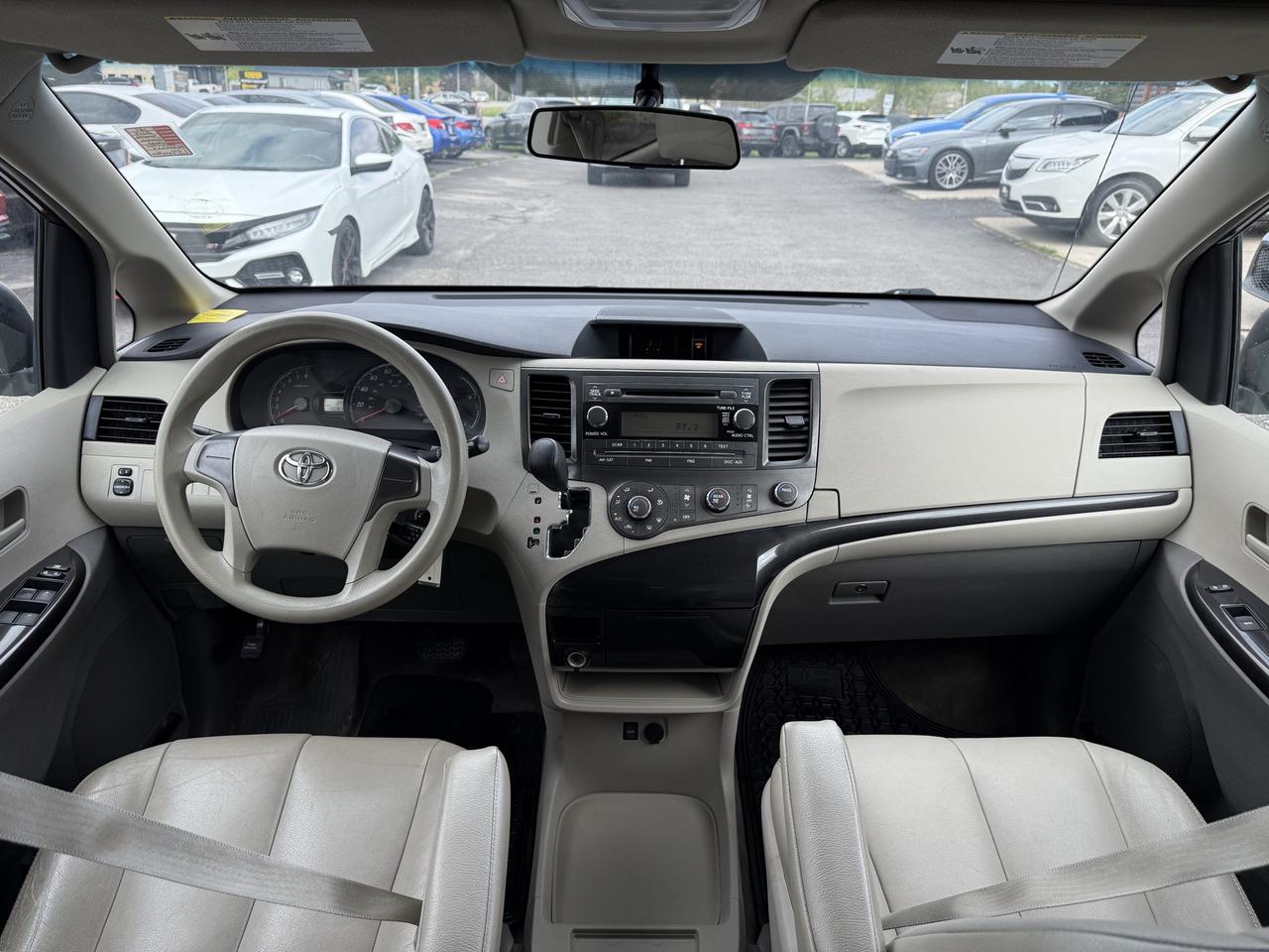 2013 Toyota Sienna  Photo