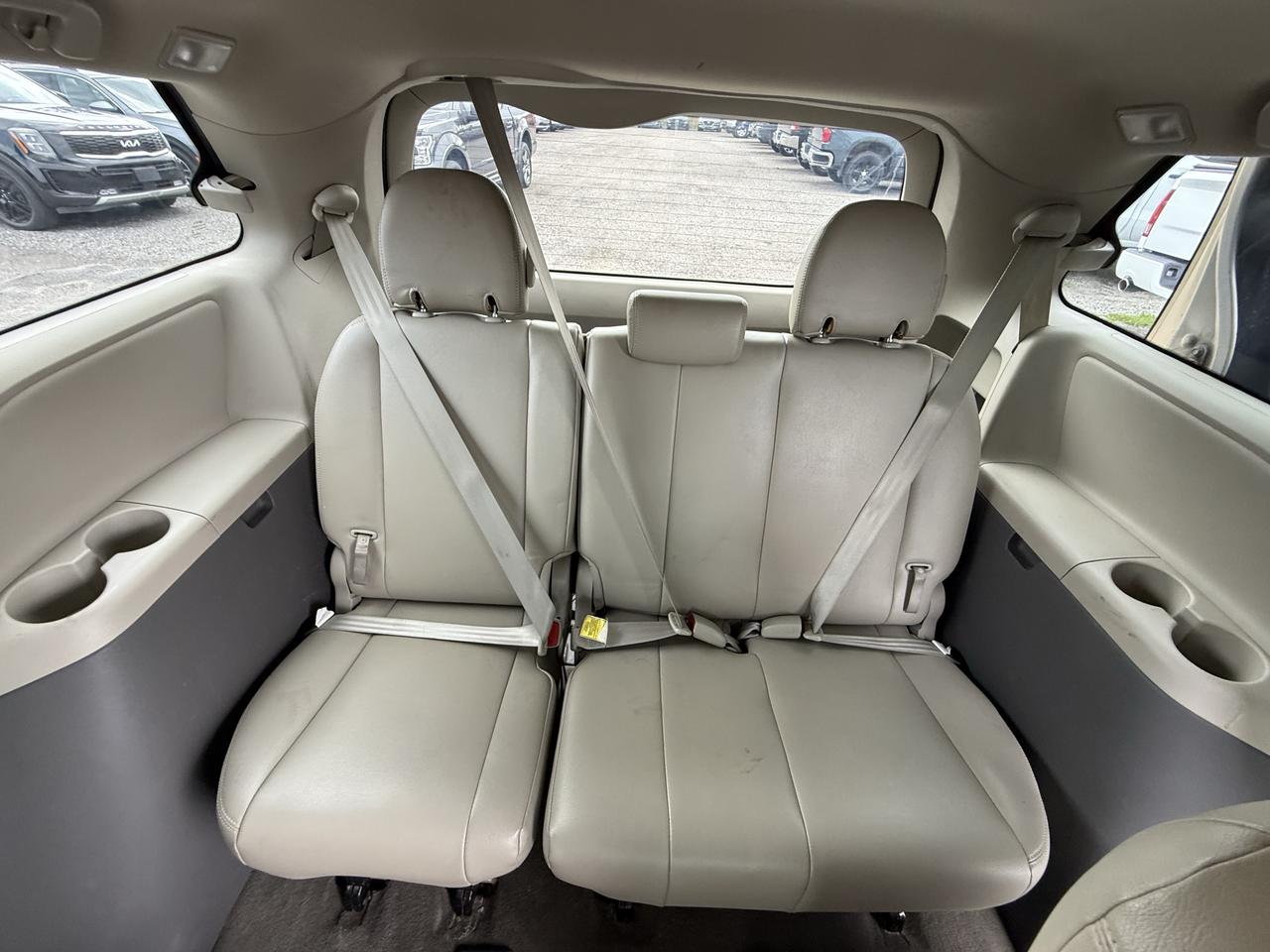 2013 Toyota Sienna  Photo